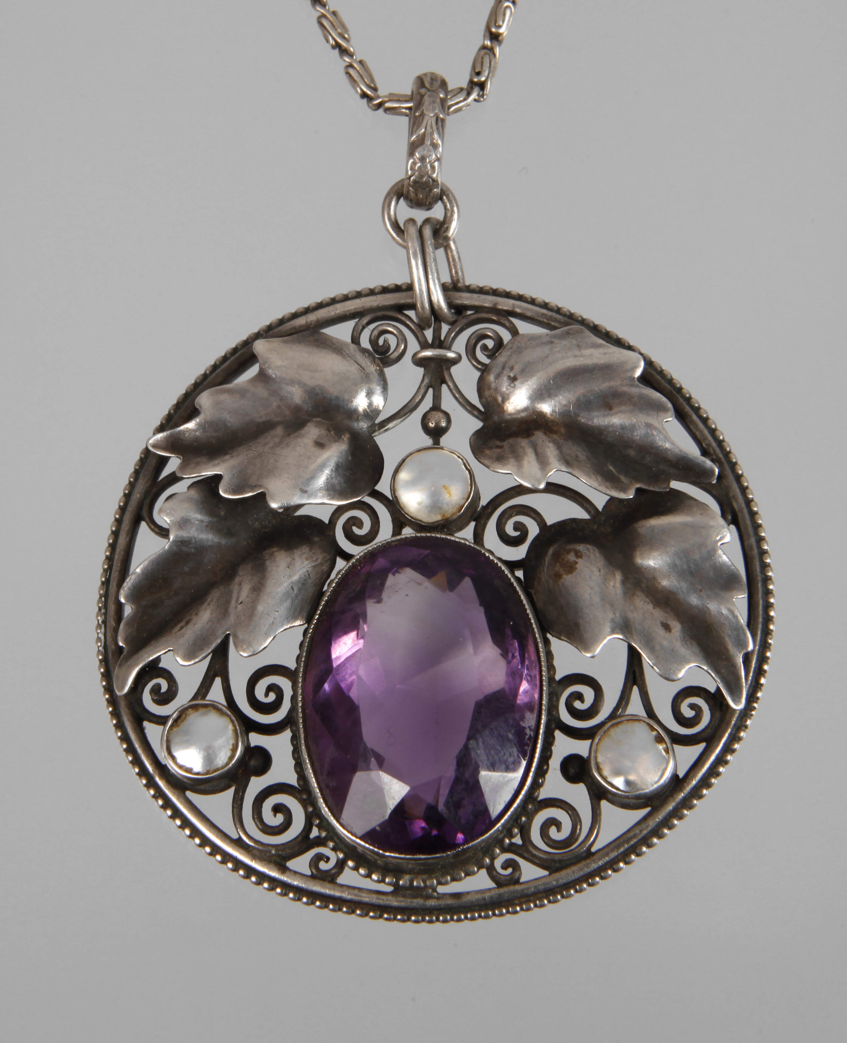 Jugendstilanhänger mit Amethyst