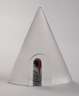 Kosta Boda Paperweight als Pyramide