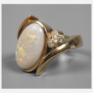 Opalring mit Opal und Diamanten