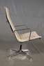 Charles & Ray Eames Sessel EA112