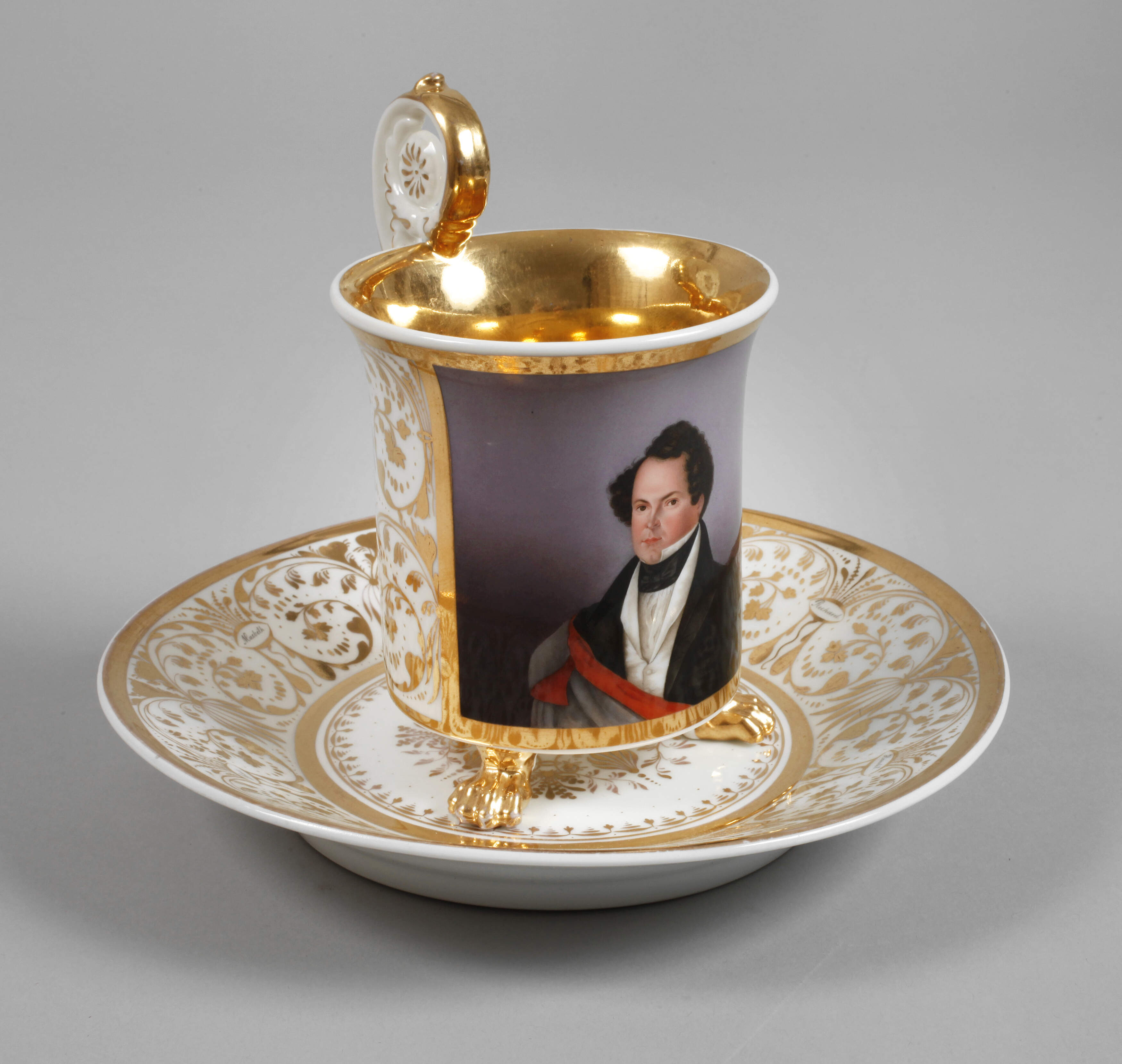 KPM Berlin Portraittasse und Untertasse Biedermeier