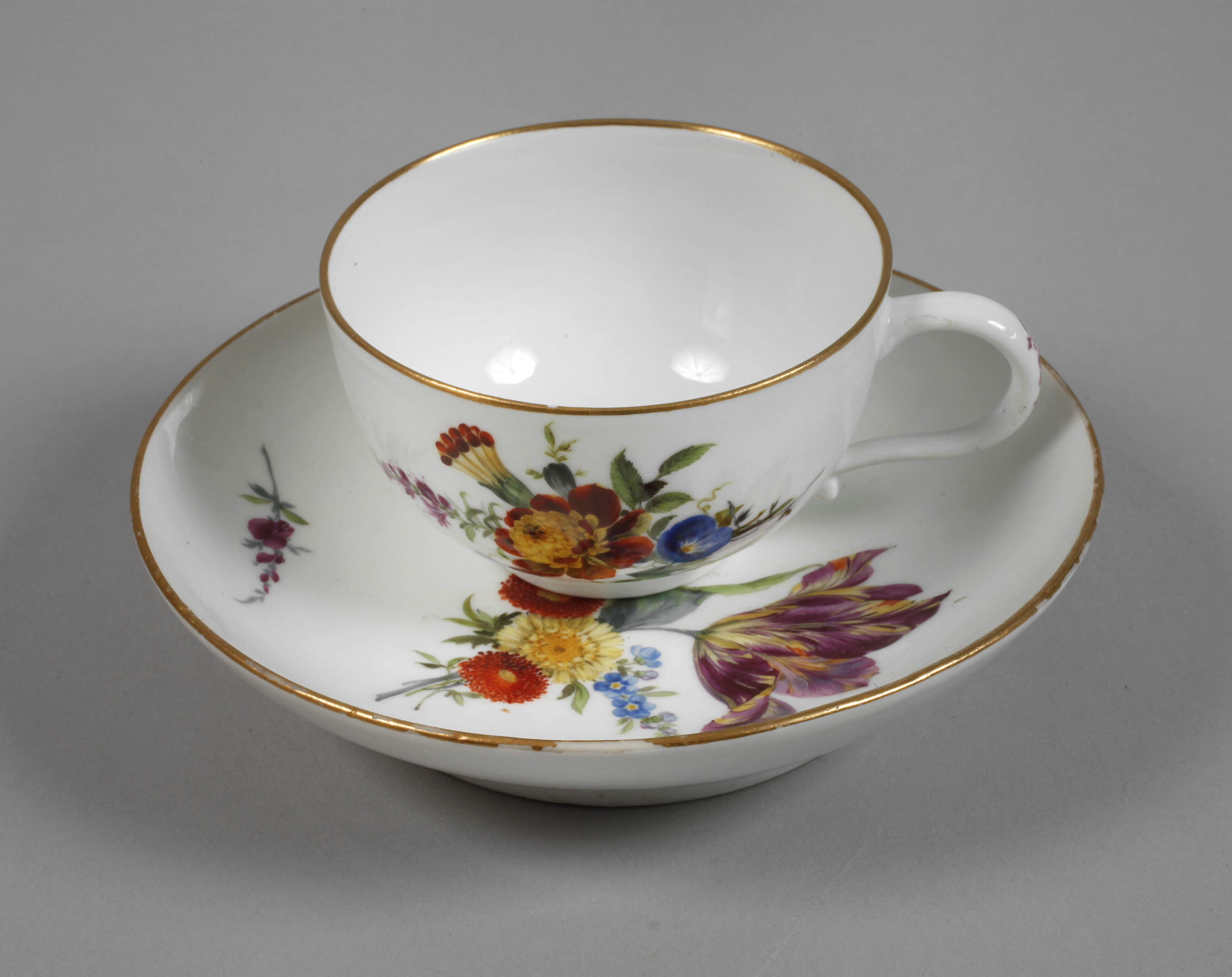 Meissen Tasse mit Untertasse Blumenmalerei