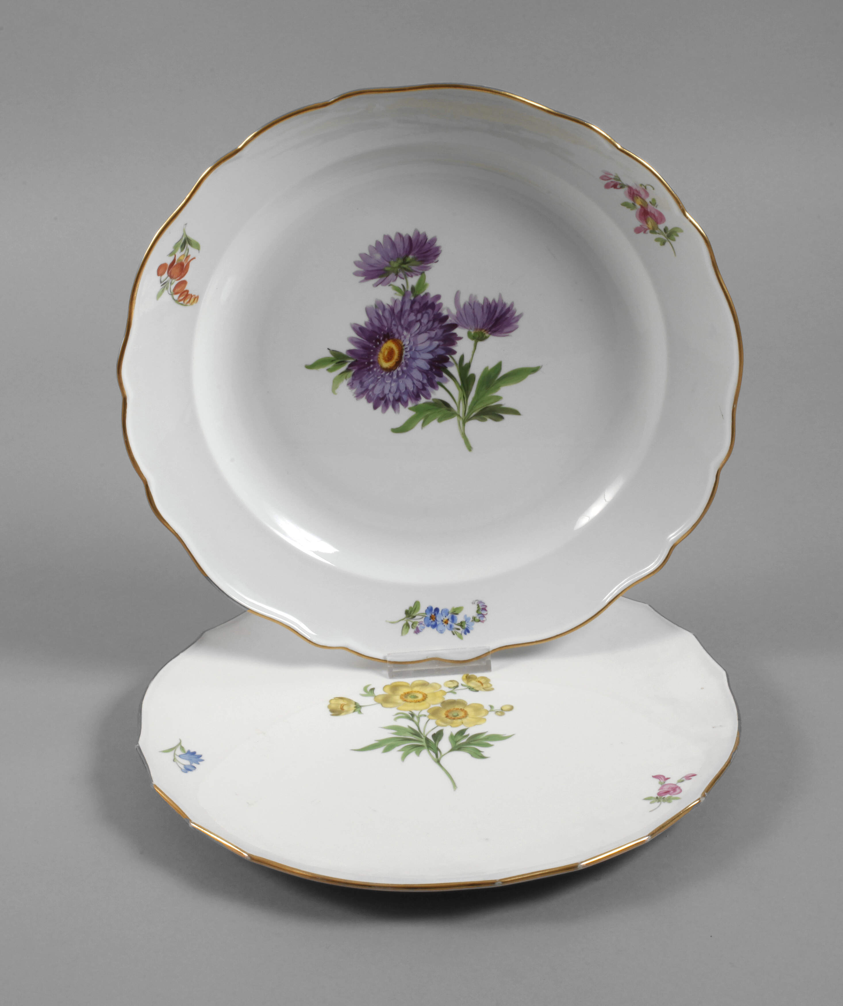 Meissen zwei große Platten "Blume 1"