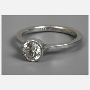 Platinring mit Brillant von 0,92 ct