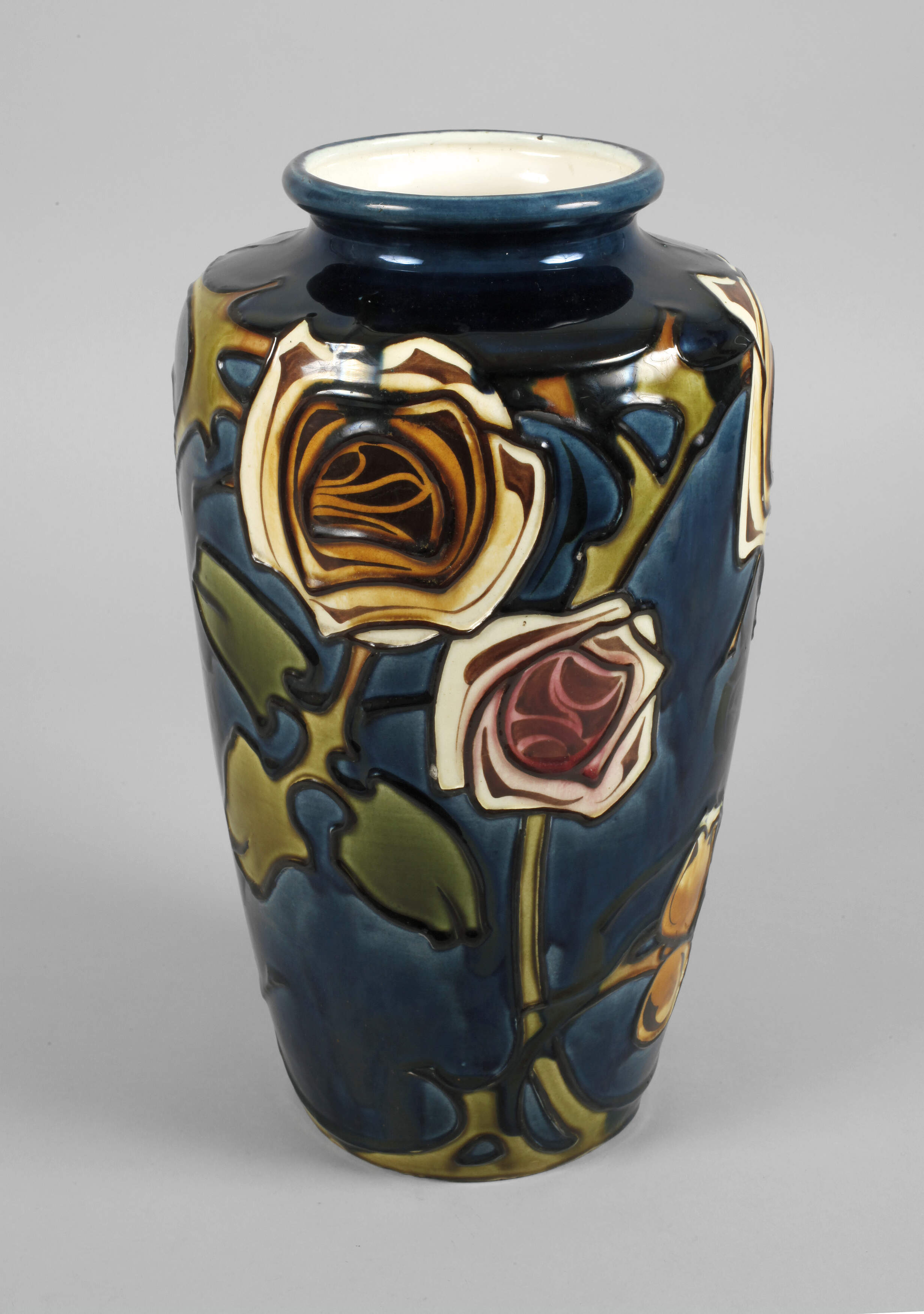 Große Vase mit Schlickermalerei