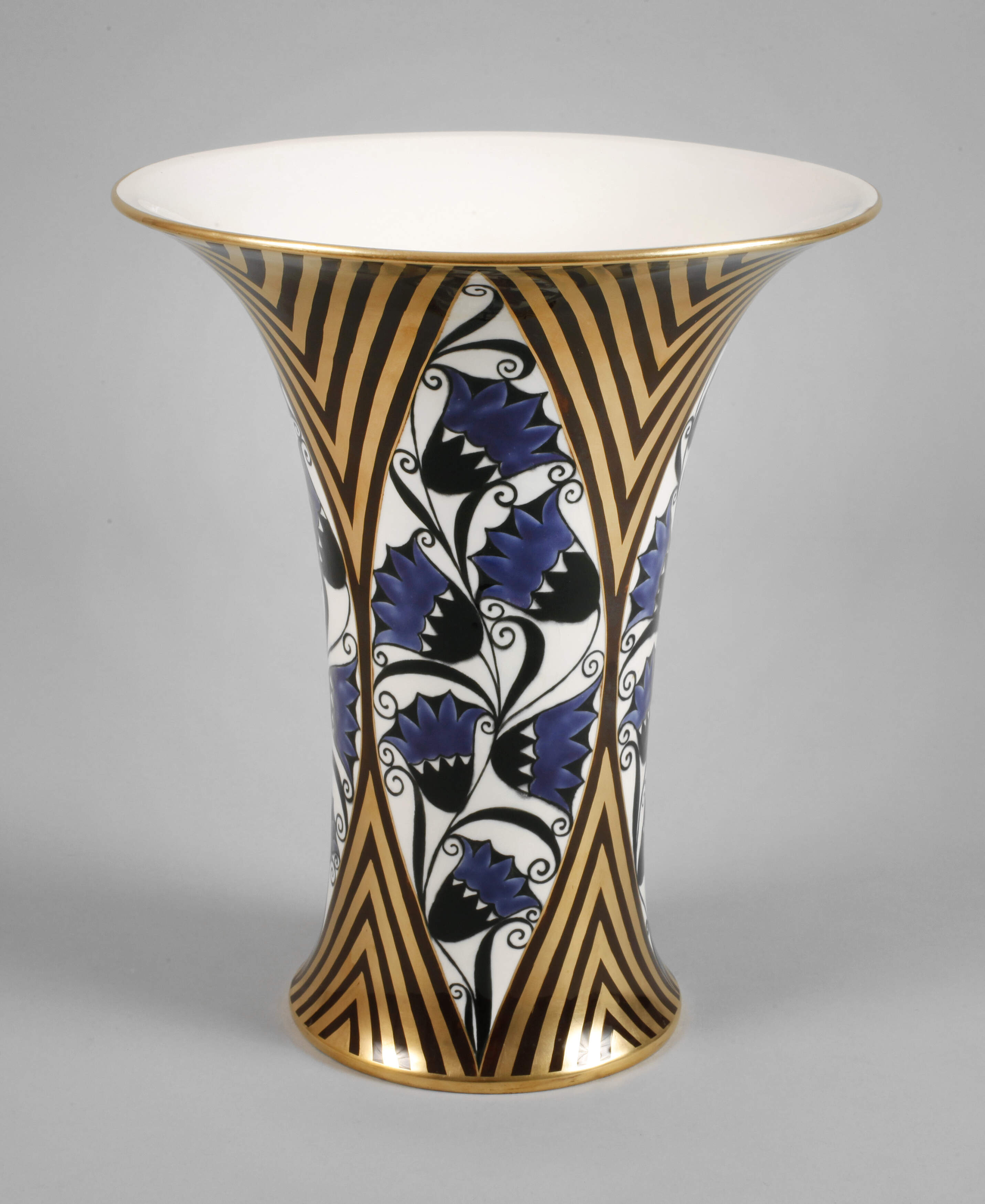 Serapis Wahliss Wien Vase