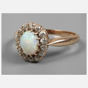 Damenring mit Edelopal und Diamanten