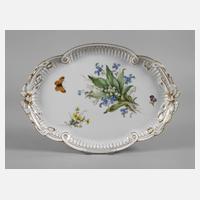 Meissen Schleifenplatte "Naturalistische Blume"111