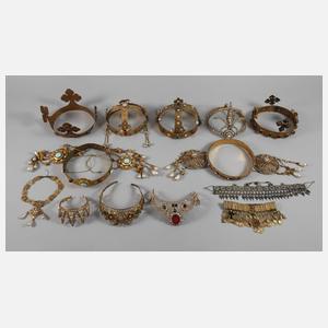 Sammlung historische Theateraccessoires