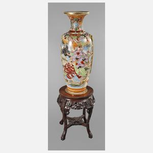 Bodenvase und Hocker