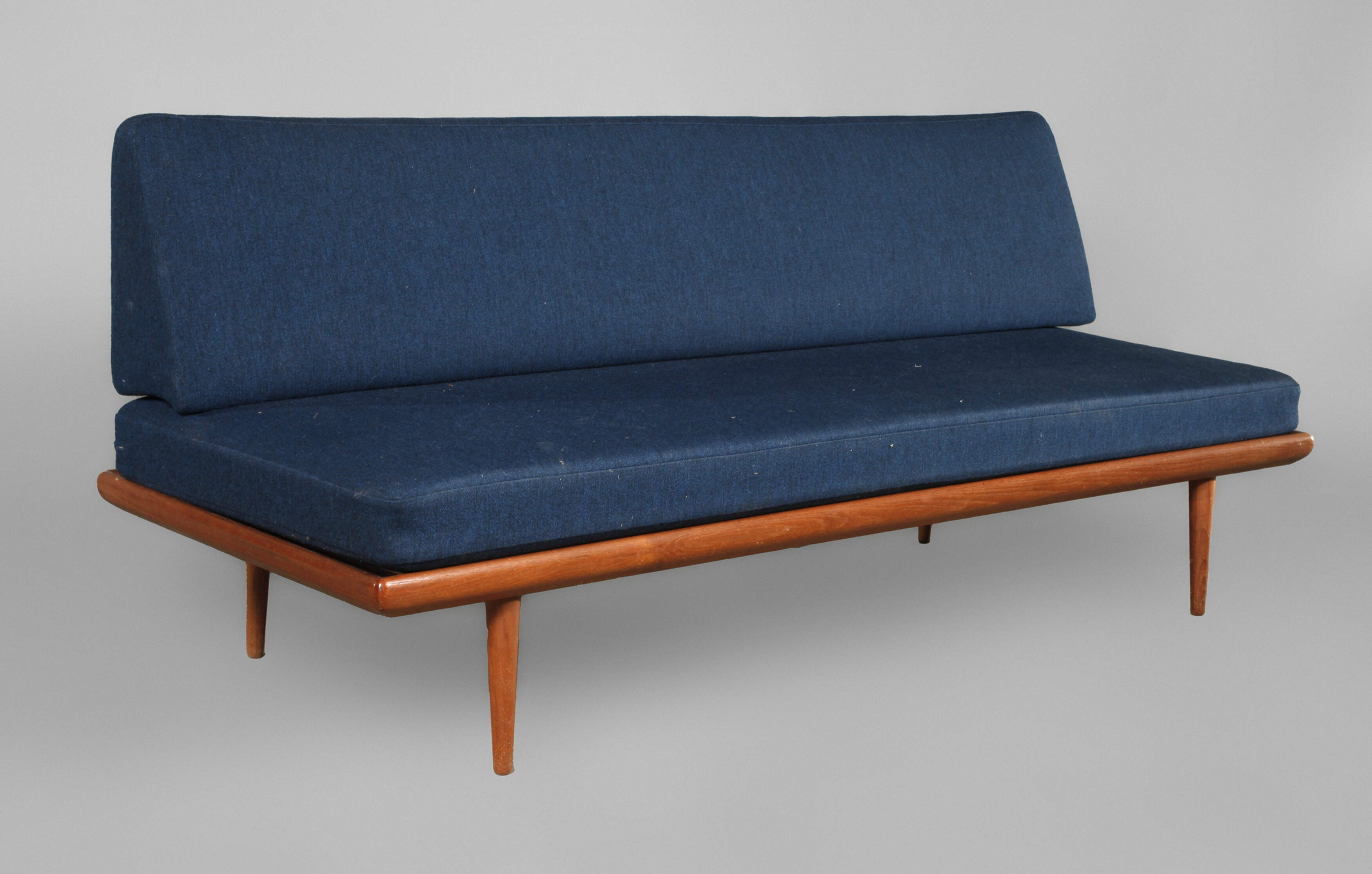 Minerva Sofa