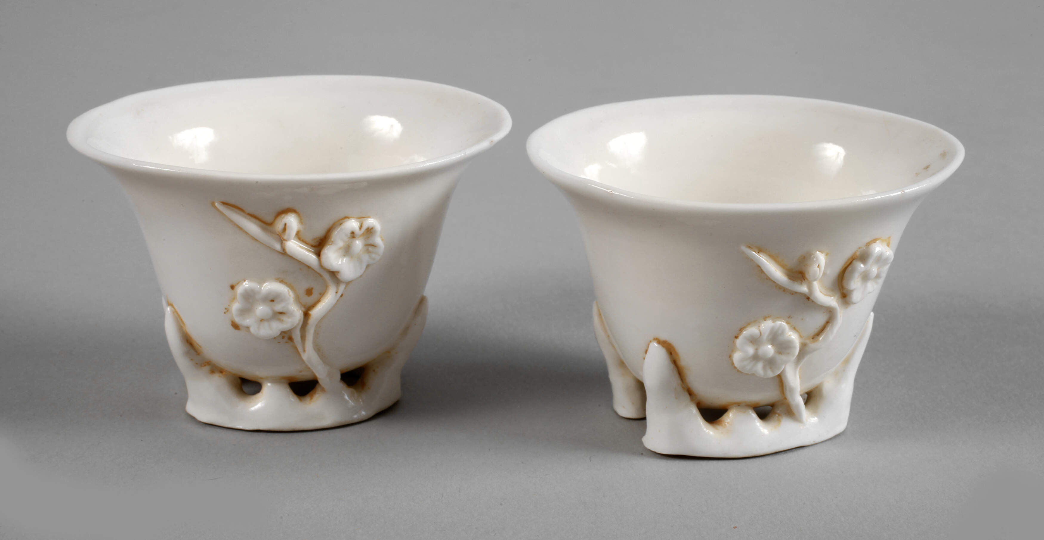 Zwei Libation Cups