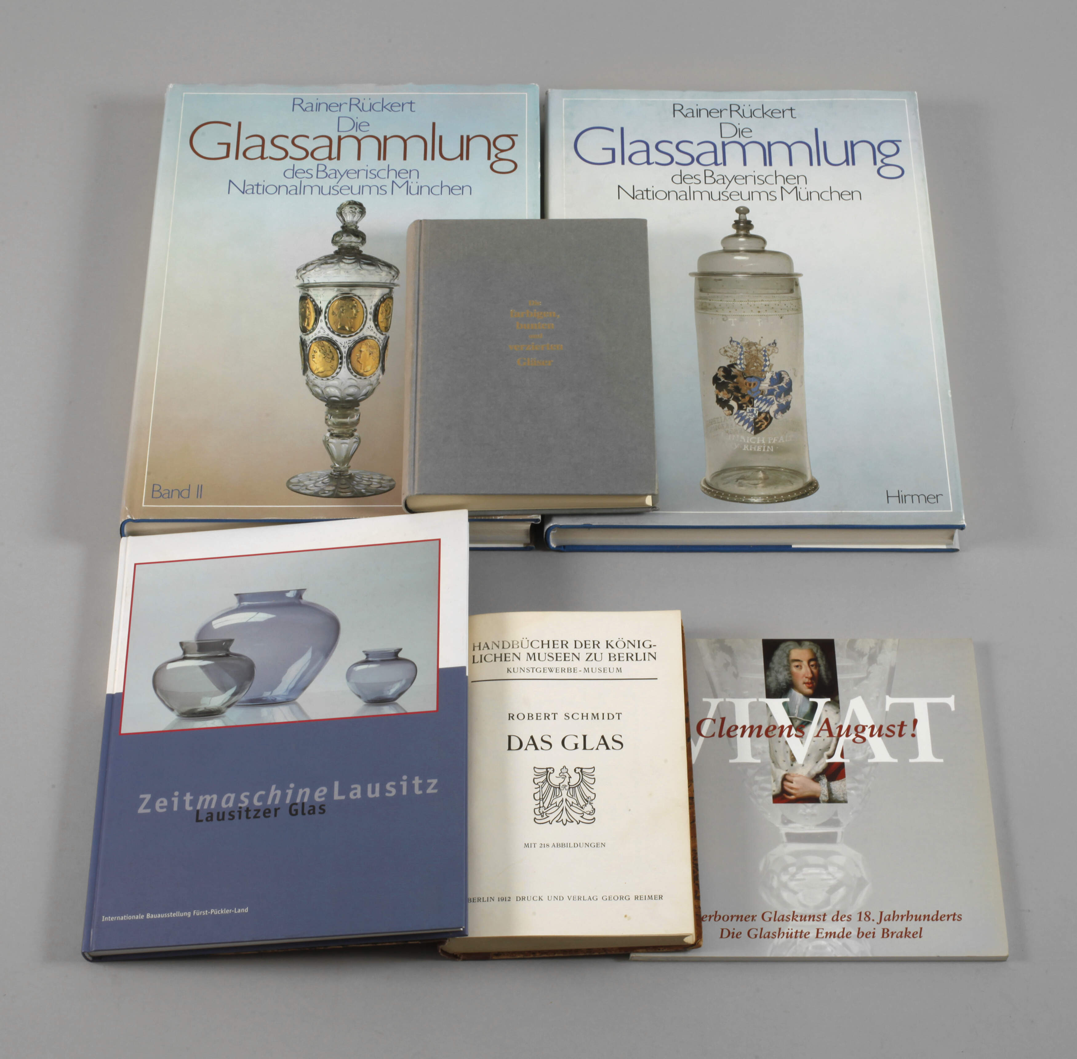 Sechs Fachbücher Glas