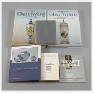 Sechs Fachbücher Glas