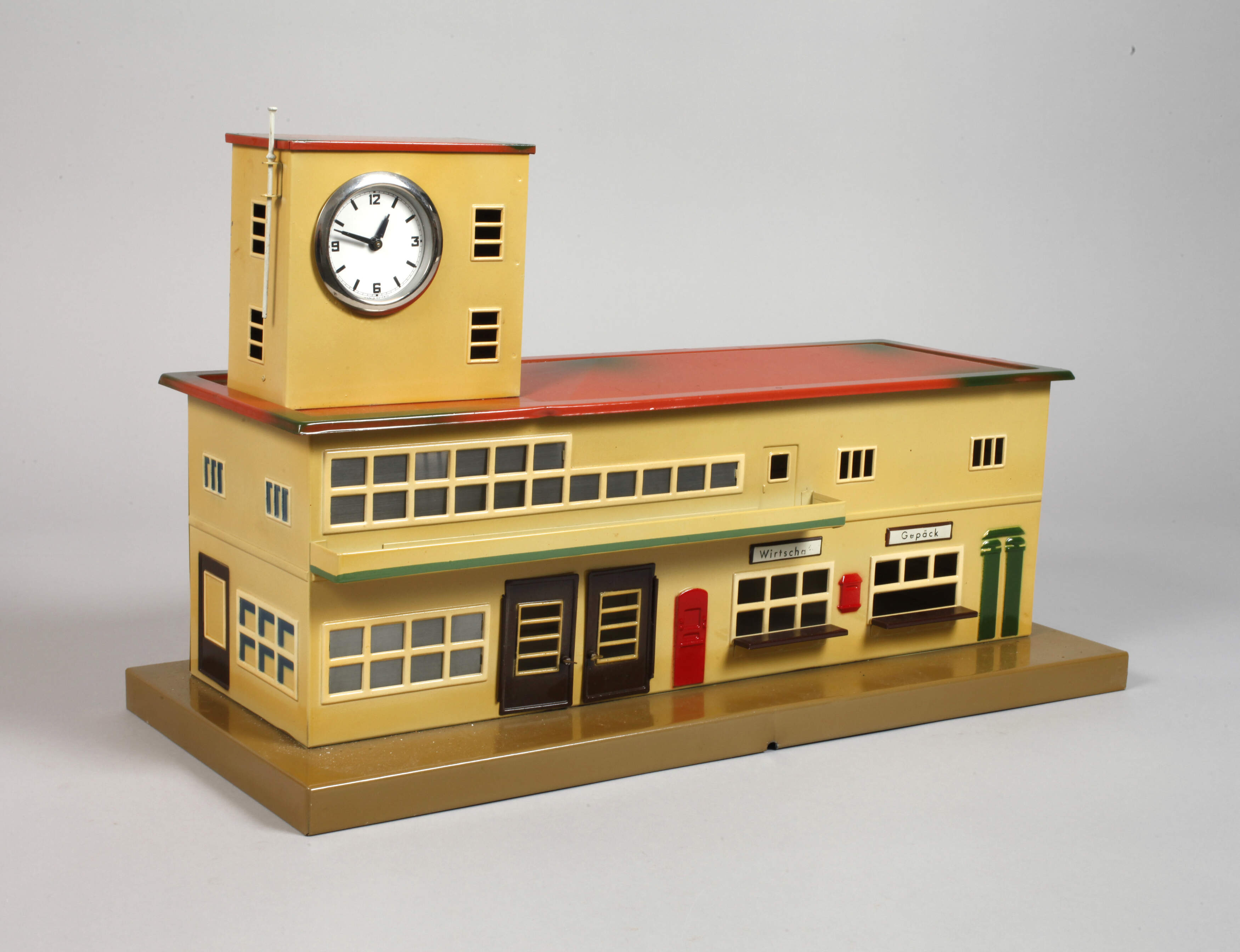 Märklin Bahnhof mit Uhr und Originalkarton