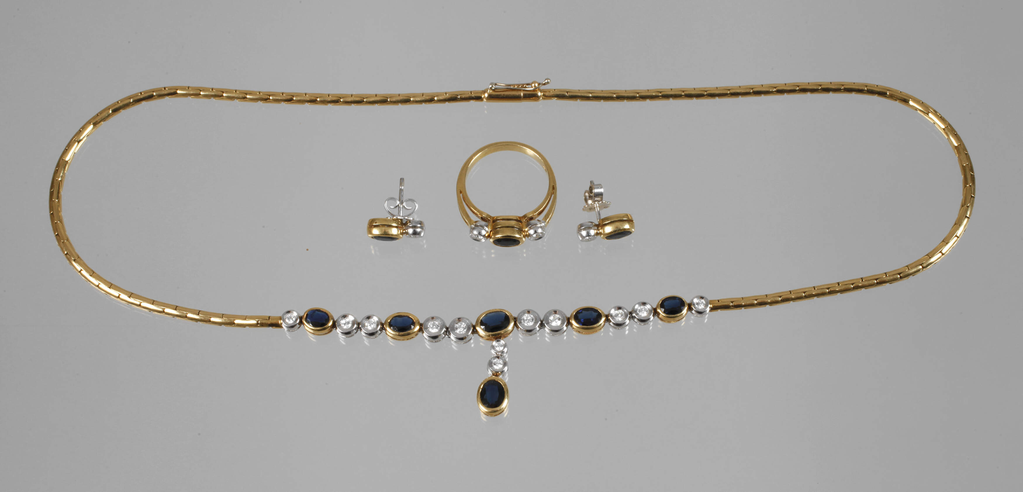 Schmuckset mit Saphiren und Brillanten