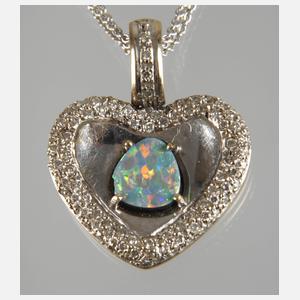 Herzanhänger mit Edelopal und Diamanten an Kette