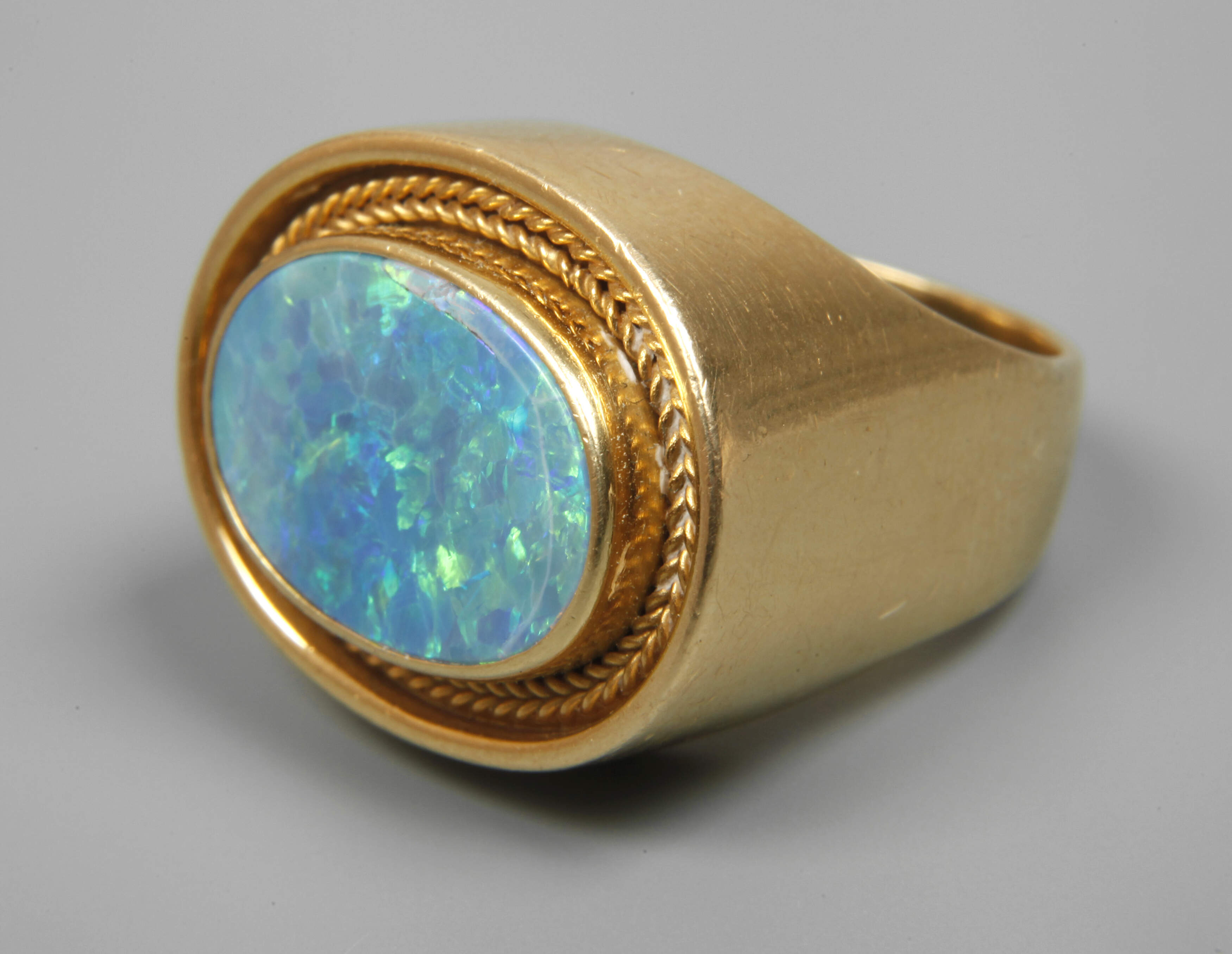 Herrenring mit Edelopal