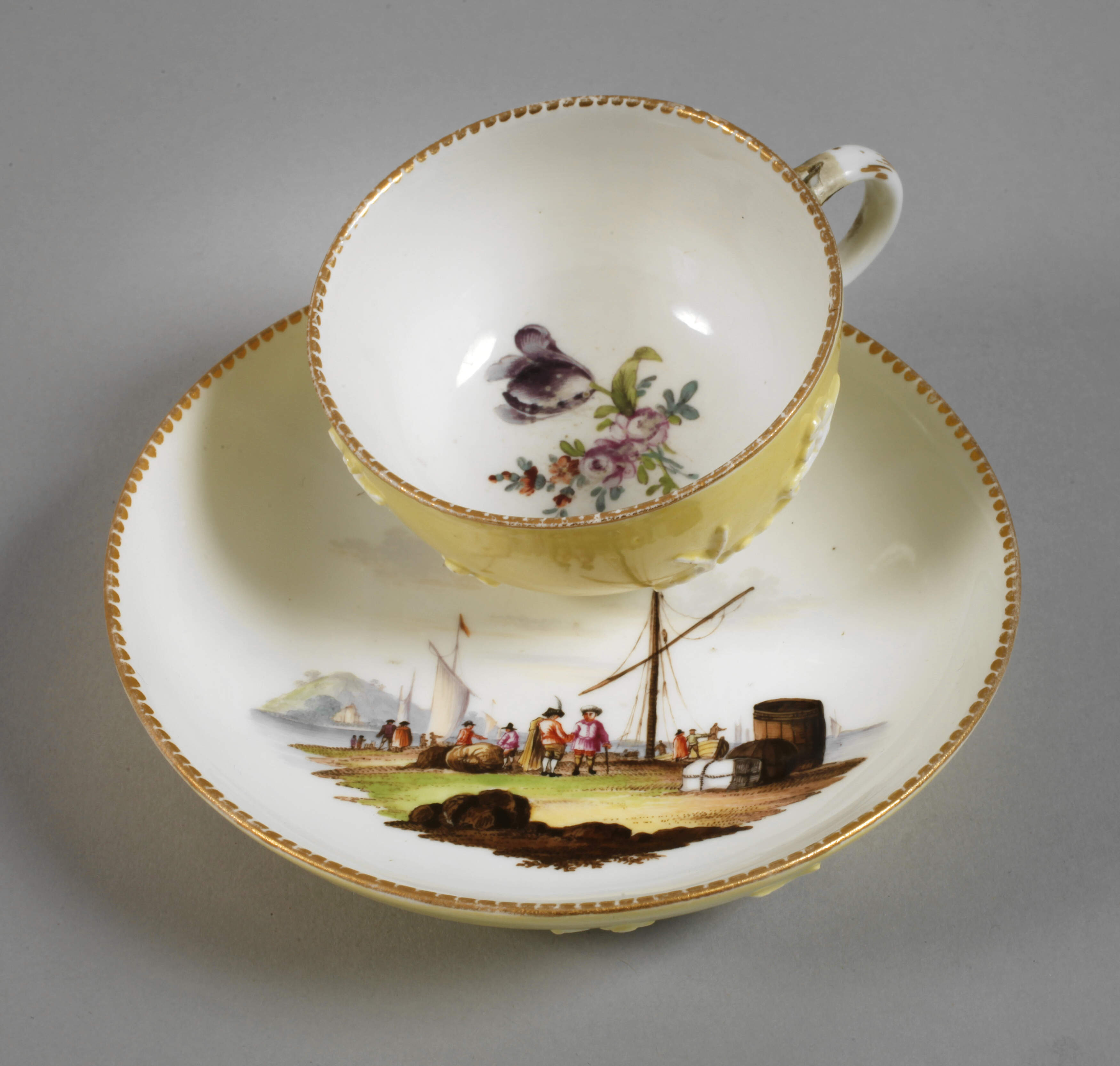 Meissen Tasse Kirschblütenrelief/Kauffahrteiszene