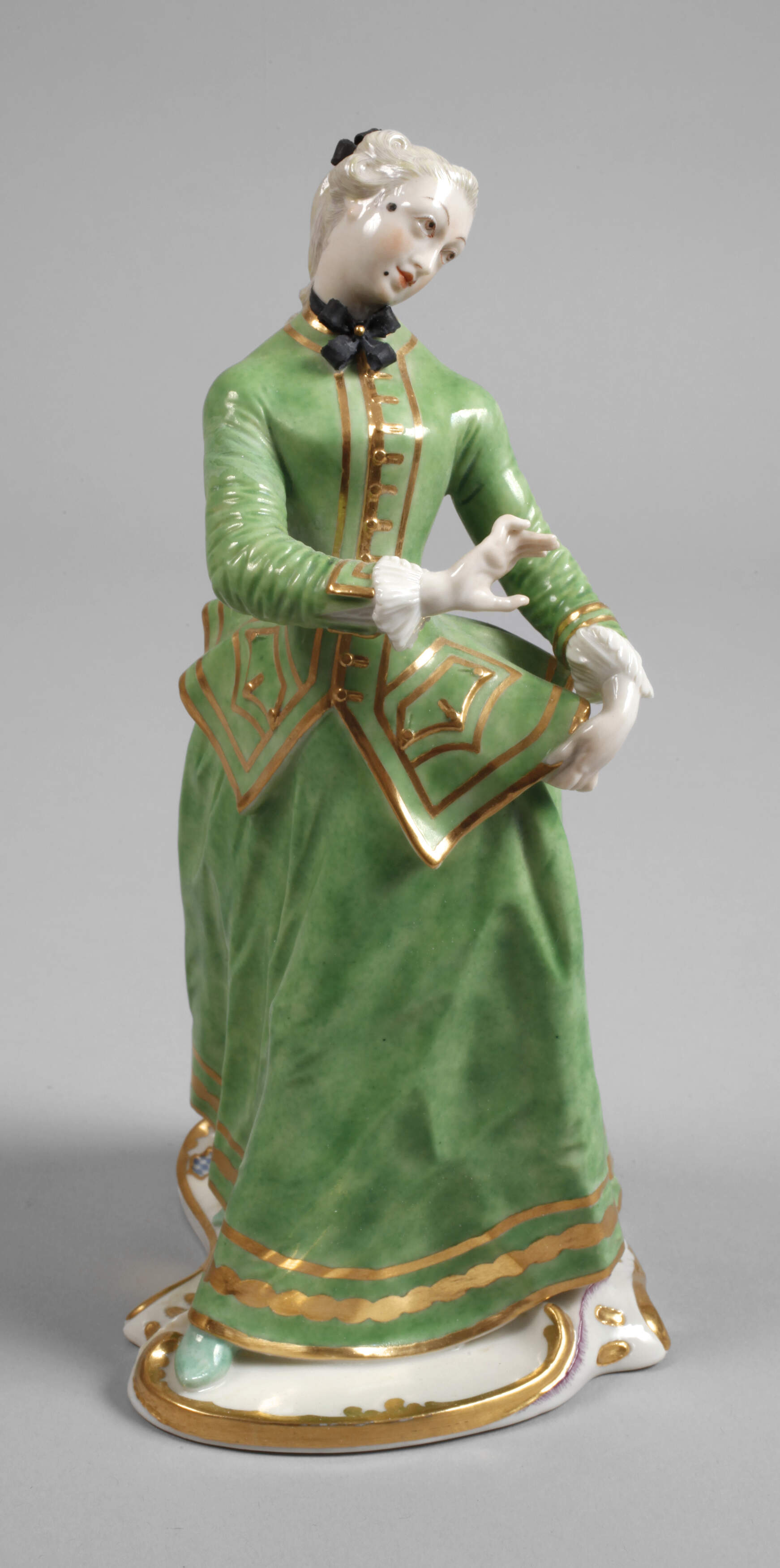 Nymphenburg "Dame mit langer Jacke"