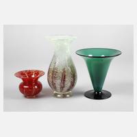 Drei Vasen111