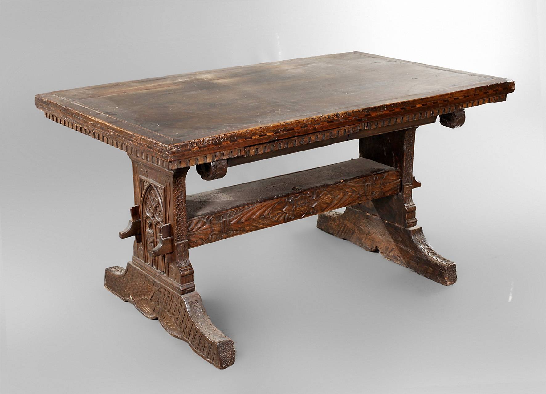 Стол в древности. Стол из массива. Дубовый стол. Древнегреческий стол. Трапезный стол.